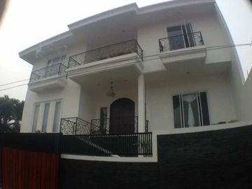 Rumah Mewah Komplek DPR, persis belakang kampus BINUS