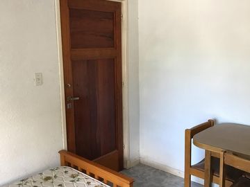 Departamento 2 ambientes, a metros de la costa y del centro comercial de Punta Mogotes