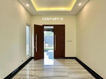 Rumah Brandnew Dengan Kolam Renang  Di Kawasan Elit Pondok Indah