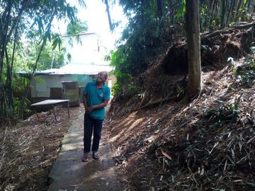 18 Tumbak Tanah Miring Masuk Gang Dekat jembatan Tol, Sukatani, Ngamprah, Bandung Barat