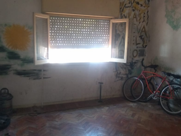 OPORTUNIDAD - Casa multifamiliar en Venta en Villa Lugano 6 ambientes 137 m2 + cochera, patio, terraza con parrilla - Ricardo Güiraldes 3000 casi esq 