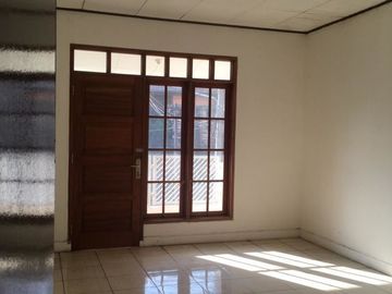 DIJUAL & DISEWA RUMAH SIAP HUNI DI JL. PINANG NIKEL PONDOK INDAH KEBAYORAN LAMA JAKARTA SELATAN