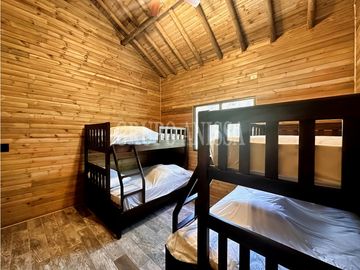 Oportunidad! Se Vende Hermosa Cabaña en Altos del Maria