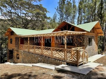 Oportunidad! Se Vende Hermosa Cabaña en Altos del Maria