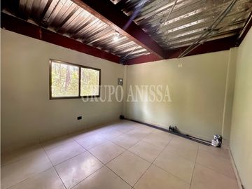 Oportunidad! Se Vende Hermosa Cabaña en Altos del Maria