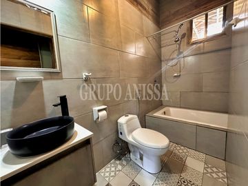 Oportunidad! Se Vende Hermosa Cabaña en Altos del Maria