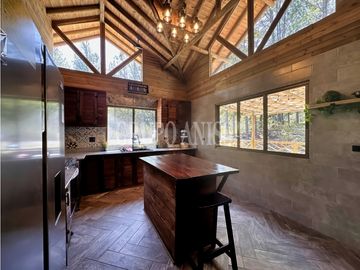 Oportunidad! Se Vende Hermosa Cabaña en Altos del Maria