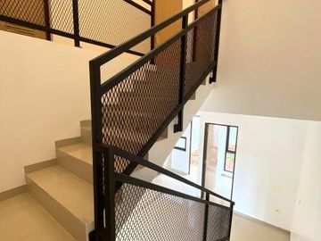 Rumah Brand New Fasad Modern di Cinere Siap Huni