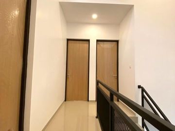 Rumah Brand New Fasad Modern di Cinere Siap Huni
