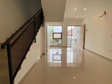 Rumah Brand New Fasad Modern di Cinere Siap Huni