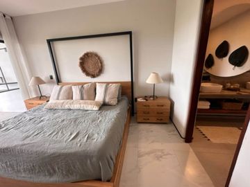 Departamento con vista al mar, alberca, cerca de Playa Arrocito, en venta Huatul