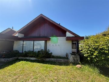 Casa en venta de 4 dorm. 3 baños en Osorno