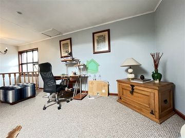 Casa en venta de 4 dorm. 3 baños en Osorno