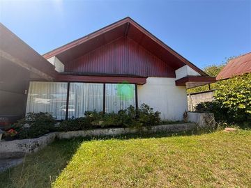 Casa en venta de 4 dorm. 3 baños en Osorno