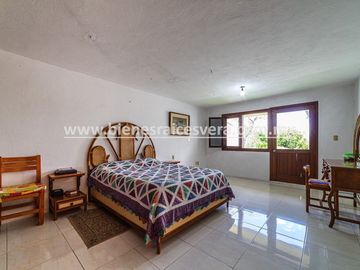 CASA EN VENTA EN TEQUISQUIAPAN CENTRO YANIRA