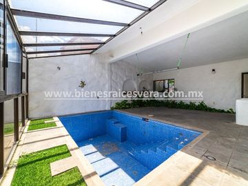CASA EN VENTA EN TEQUISQUIAPAN CENTRO YANIRA