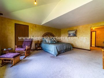 CASA EN VENTA EN TEQUISQUIAPAN CENTRO YANIRA