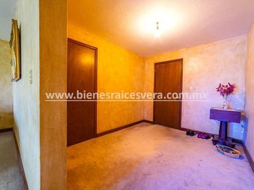 CASA EN VENTA EN TEQUISQUIAPAN CENTRO YANIRA