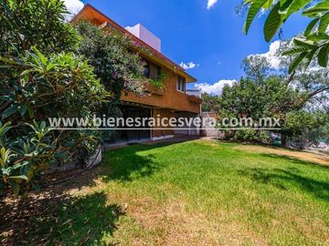 CASA EN VENTA EN TEQUISQUIAPAN CENTRO YANIRA