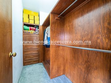 CASA EN VENTA EN TEQUISQUIAPAN CENTRO YANIRA