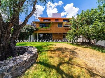CASA EN VENTA EN TEQUISQUIAPAN CENTRO YANIRA