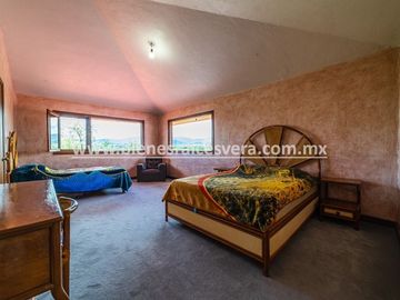 CASA EN VENTA EN TEQUISQUIAPAN CENTRO YANIRA