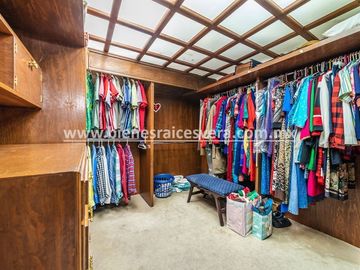 CASA EN VENTA EN TEQUISQUIAPAN CENTRO YANIRA