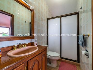 CASA EN VENTA EN TEQUISQUIAPAN CENTRO YANIRA