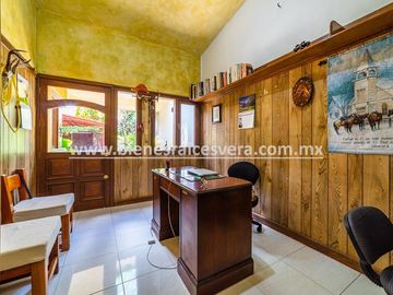 CASA EN VENTA EN TEQUISQUIAPAN CENTRO YANIRA