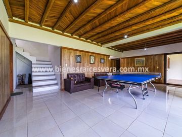 CASA EN VENTA EN TEQUISQUIAPAN CENTRO YANIRA
