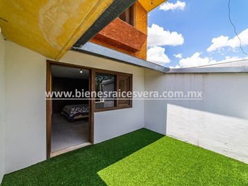 CASA EN VENTA EN TEQUISQUIAPAN CENTRO YANIRA