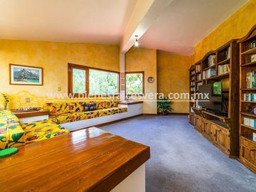 CASA EN VENTA EN TEQUISQUIAPAN CENTRO YANIRA