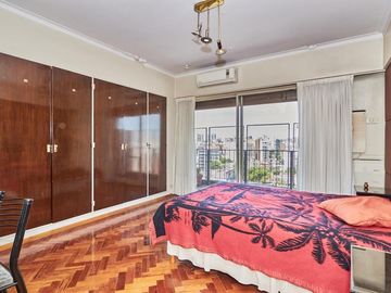 Departamento de 5 ambientes en Venta en Parque centenario