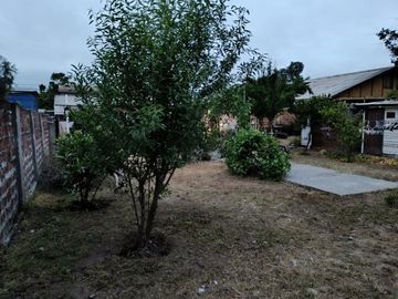 SE VENDE CASA 3D+1B, AMPLIO PATIO