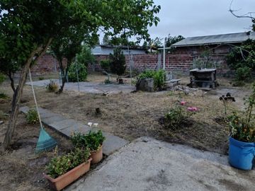 SE VENDE CASA 3D+1B, AMPLIO PATIO
