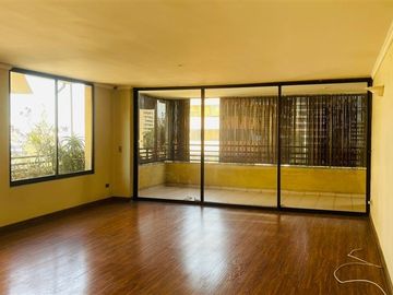 Departamento en venta de 4 dorm. en Las Condes