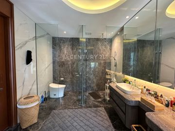 Rumah 3 Lantai Semi Furnished Di Nava Park Lyndon BSD Tangerang