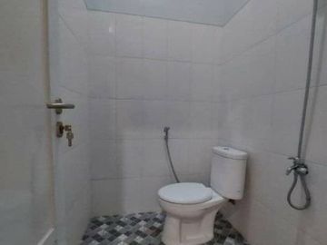 RUMAH Cantik Menarik Lokasi Dekat Tugu Muda Simpang Lima Semarang
