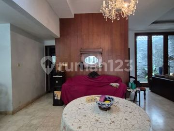 Best Price Rumah Semi Furnished 1,5 Lantai Dekat ke MRT Lebak Bulus
