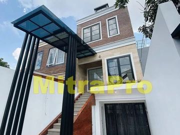 Buruan di Booking!! Rumah mewah Bergaya eropa di Bintaro Sektor 1, Jakarta Selatan