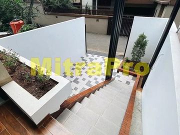 Buruan di Booking!! Rumah mewah Bergaya eropa di Bintaro Sektor 1, Jakarta Selatan