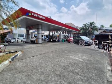 SPBU Besar Dgn Lokasi Yg Sangat Strategis Dgn Banyak Tenan