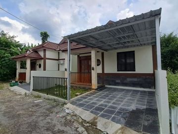 RUMAH TELARIS DESIGN UNIK DEKAT PUSAT KOTA WONOSARI