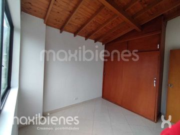apartamento en arriendo en manrique central 1. Cod A29040