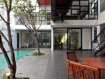 DIJUAL RUMAH MODERN TROPICAL RESORT di Jl MALANG / MENTENG, JAKPUS