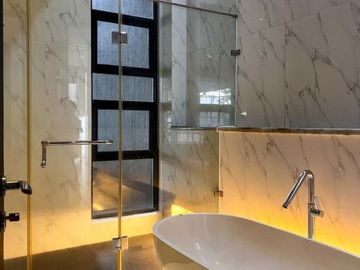 DIJUAL RUMAH MODERN TROPICAL RESORT di Jl MALANG / MENTENG, JAKPUS