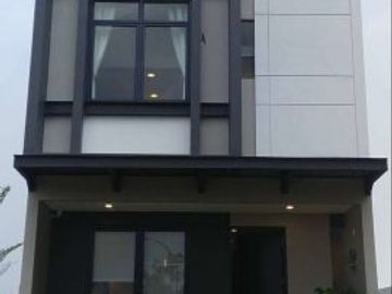 Rukan strategis ramai Delatinos business district BSD
