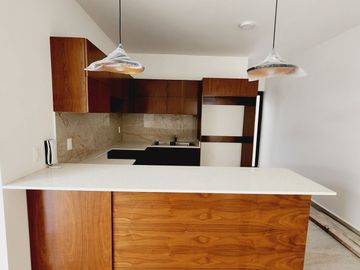 Casa en VENTA MUY AMPLIA Y COCHERA TECHADA fraccionamiento LOMAS DEL DORADO