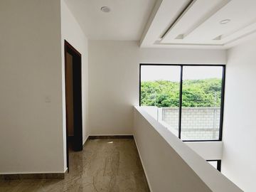 Casa en VENTA MUY AMPLIA Y COCHERA TECHADA fraccionamiento LOMAS DEL DORADO