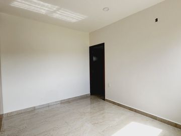 Casa en VENTA MUY AMPLIA Y COCHERA TECHADA fraccionamiento LOMAS DEL DORADO